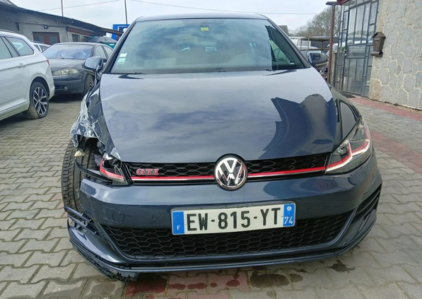 Volkswagen Golf cena 64800 przebieg: 90000, rok produkcji 2018 z Bobolice małe 137